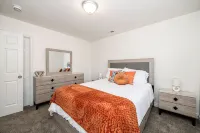 Updated country home sleeps 8 firepit mountain view close to Hyrum Reservoir