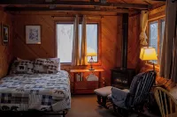 Rustic Personal Retreat Cabin, "Sunset" - Hytter