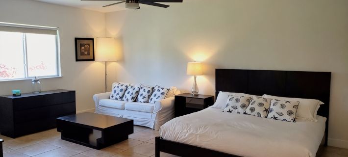 "Luna Beach" Studio Villa Hotels in Bailey Town
