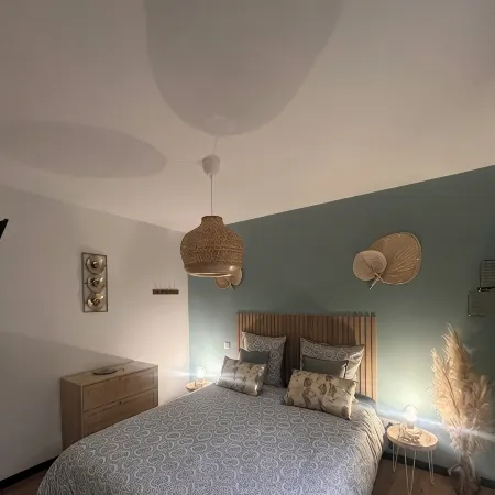 "Le meublé apartment with unlimited jacuzzi near Mont-Saint-Michel
