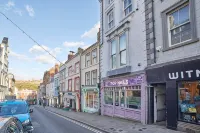 Host & Stay | The View, Hudsons Yard House - 4-Star
