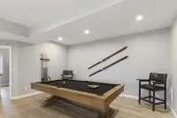 山景比奇山配有熱水浴池&桌球桌度假屋。可住10人。