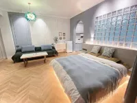 Cloud Apartments