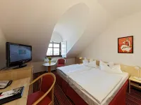 Kim Hotel Dresden Hotels near Gompitz