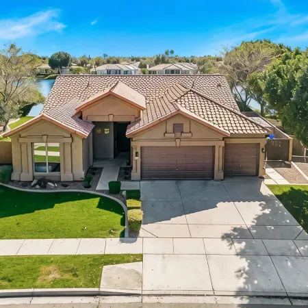 Waterfront in Ocotillo, 4Br, 2BA, Heated Pool
