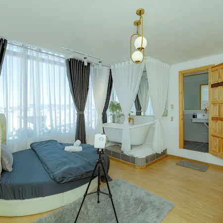 AMIGO Luxury Palace - Near Dalat Night Market