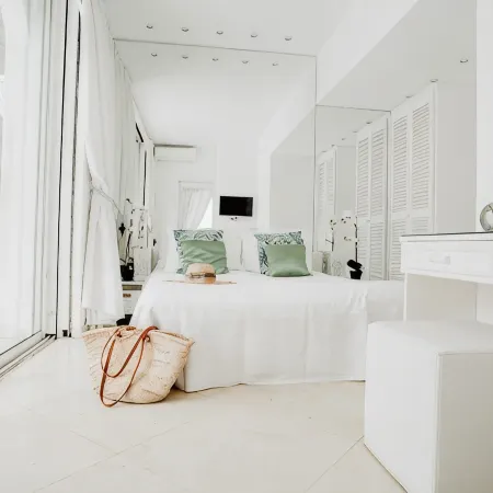 Waterfront villa in Cap d'Antibes