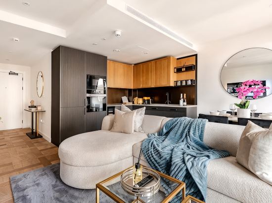 Stylish 2 Bed Stay | Cozy Urban Retreat with AC | Fibre WiFi