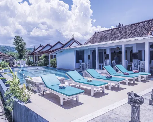 Salt Resort & Spa Hotels near شاطئ أميد