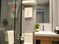 Jingfang E-Sports Hotel (Zhenjiang Wanda)
