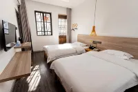 Yilu B&B (Lichuan Ancient City)