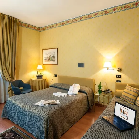 Hotel Lombardia Отели рядом с достопримечательностью «Читта Студи»