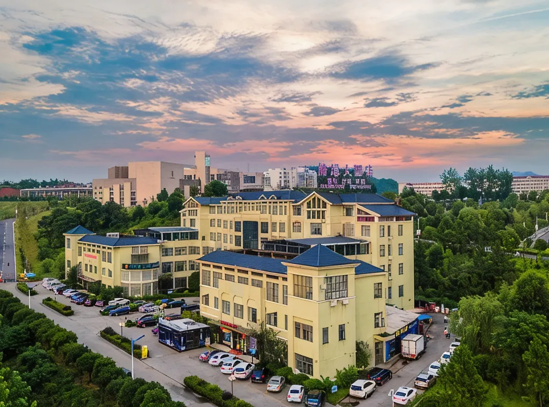 Ronggang International Hotel - Pingxiang