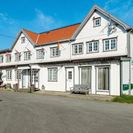 Henningsvær Guesthouse