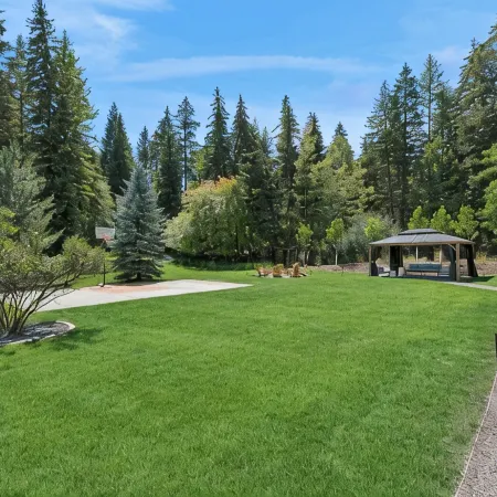 Spacious 7-Bed Home w/ Hot Tub, Fireplace, Gym, Wine Bar, and 2 Living Spaces!