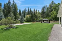 Spacious 7-Bed Home w/ Hot Tub, Fireplace, Gym, Wine Bar, and 2 Living Spaces!