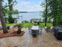 Dreher Dreams Cabin-Lakefront- + Fishing, Kayaks,Paddleboards, 7 Beds Sleeps 9!
