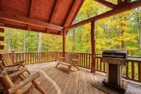 Hannah's Hideaway cabin at Trickle Creek - Hot Tub