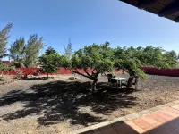 Rustic Villa with Private Pool near Ocean, Hiking & Cycling Trails – Sleeps 9 - ヴィラ