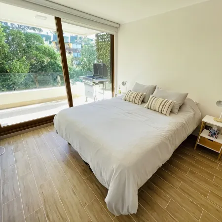 Apartamento a Estrenar, Céntrico, Cerca de Playa Grande. Cochera. Equipado Full