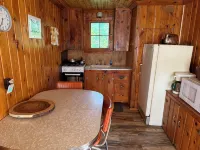 Charming Motel in Lovells 3 Bedroom 3 bath Full Kitchen feet away  AuSable River - Chalets
