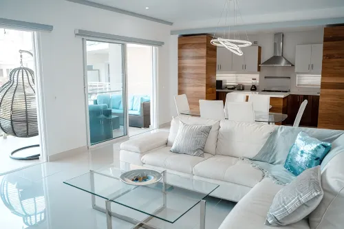 Luxurious & Cozy 2BR Condo 5 Minutes Walk to the Beach - 3 stjerner