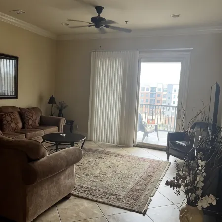 3 beds 3 baths and amazing views of Jordan Hare!!