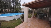Villa in the countryside in an Occitan village with medieval castle - Huvilat