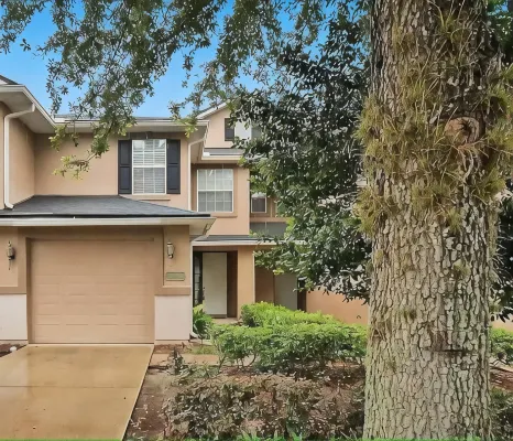 3-bedroom townhome in amazing Orange Park, FL