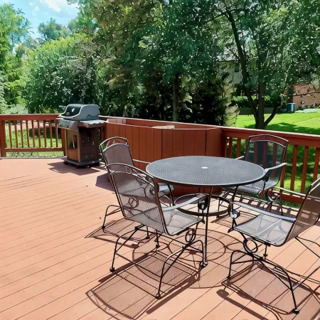 Stylish Renovated Ranch, 4 Bed/ 3.5 Bath, North Troy in Private Cul-de-Sac