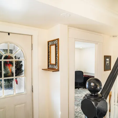 Charming 3-bedroom house with AC, WiFi and a large yard in the heart of Bangor!