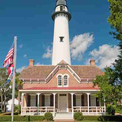 Charming Island Retreat with Full Kitchen - 2 Bedrooms and 2.5 Baths. Hotel Exterior