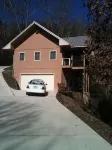 Charming WeeHaus with WiFi and AC at Lake Santeetlah close to Tail of the Dragon