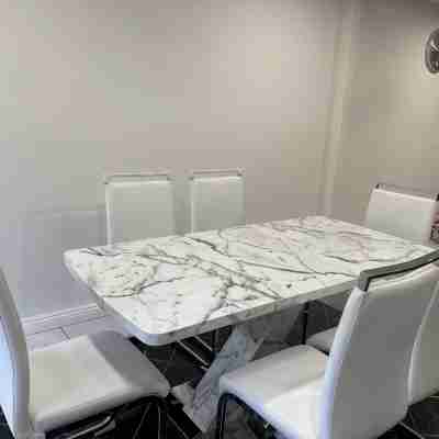 Comfortable Stay Dining/Meeting Rooms