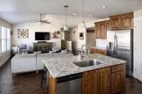 Sleeps 16 • Family Retreat Near BYU and Uvu• Spacious 6Br Home,Perfect for Group - de charme