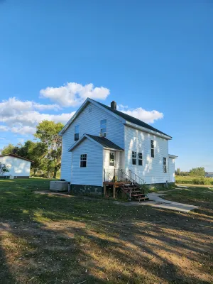 Hunting and Fishing Rental House on the edge of town. - Wi-Fi