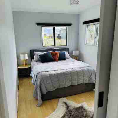 Private Spa Retreat | Pet-Friendly Whitianga Stay Rooms