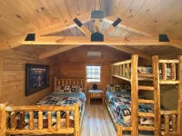 Hana Cabin at Windrock Ridge: Sleeps 5, Pet Friendly, Trail Access - Alppimaja