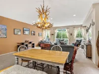 The Marmot's Den - Large Family-Friendly Ski Retreat in Sun Peaks Hotels in Sun Peaks