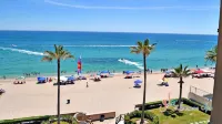 FULLY BEACHFRONT CONDO WITH AMAZING OCEAN VIEWS - piscine