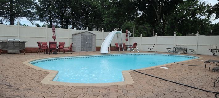 Baker Hill Ranch Hotels in Pope County