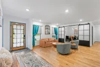 Luxury Oasis w/ Private Pool - 5-Minutes to Beach - 4-Star