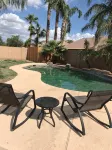 Surprise Oasis, Large Back Yard , Pool, Fun In The Sun, Private. - Homestays