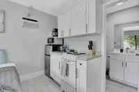 Modern furnished studio, North of Atlantic Ave - Condos