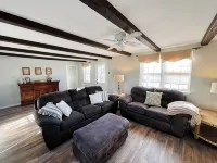 Cozy 3 Bedroom Cottage on farm - Homestays