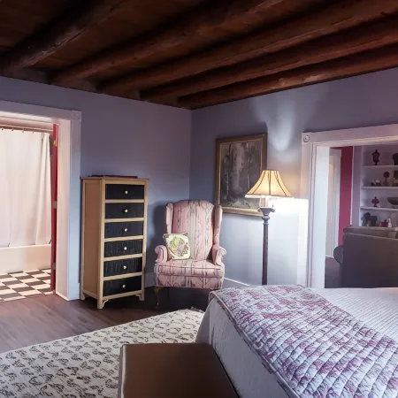 The Red Pump Inn~Est. 1812, One Bedroom Farmhouse