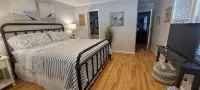 Firefly Cottage - Lakefront Cottage with Huge Dock on Quiet Cove - balcony