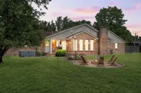 New River Gorge Retreat • Hot Tub • Game Room  • Near Fayetteville