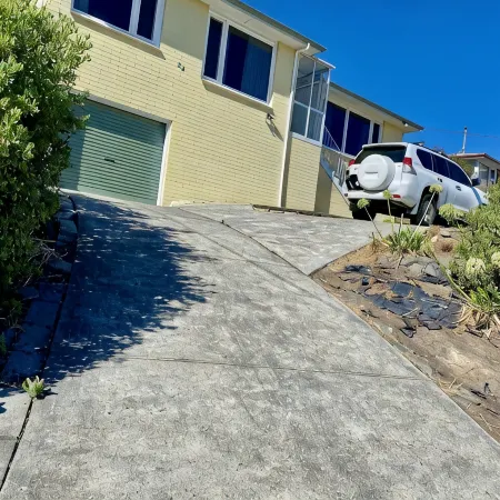 Spacious, Sunny House with View of Mt. Wellington