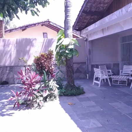 Spacious house with accessibility. A few meters from the beach.